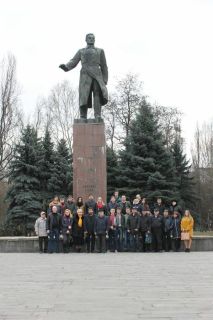 Коммунисты и комсомольцы Молдавии провели митинг в память о Сергее Лазо