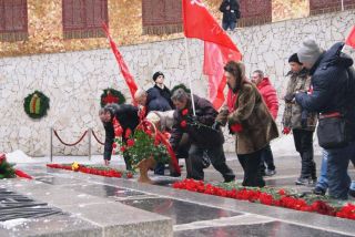 Коммунисты и комсомольцы города-героя Волгограда почтили память павших в Сталинградской битве