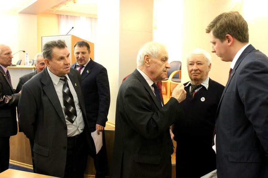 Лидер свердловских коммунистов А.Н. Ивачев представил инициативу о проведении областного референдума в поддержку закона КПРФ «О детях войны» на Пленуме Екатеринбургского Совета ветеранов