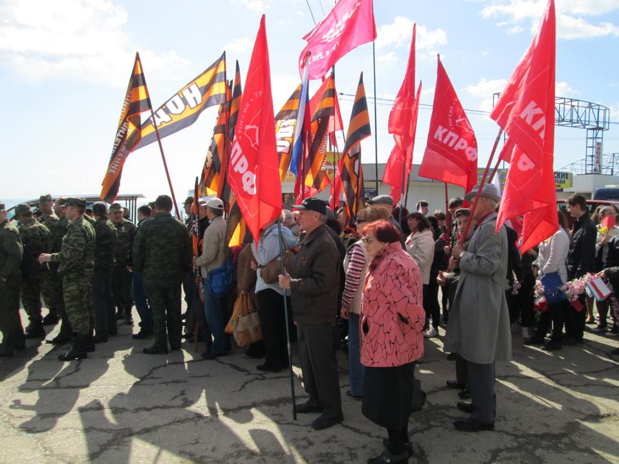 Республика Крым. Коммунисты приняли участие в Алуште в митинге, посвященном 71-й годовщине освобождения города от немецко-фашистских захватчиков