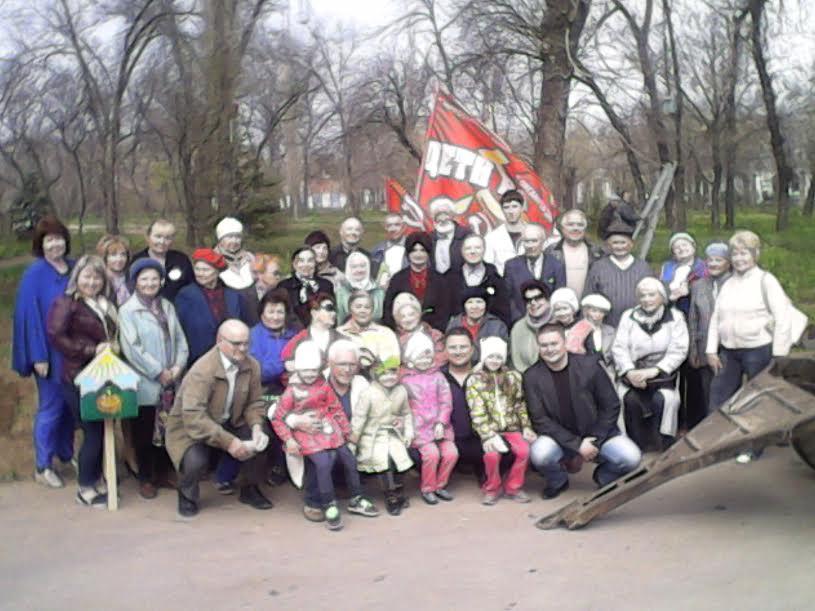 Волгоградская область. В Центральном парке культуры и отдыха города Волжского сегодня была высажена Аллея 